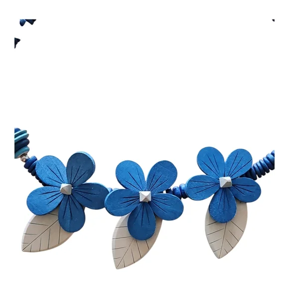 Vintage Leather & Wood Floral Necklace - Picture 2 of 5